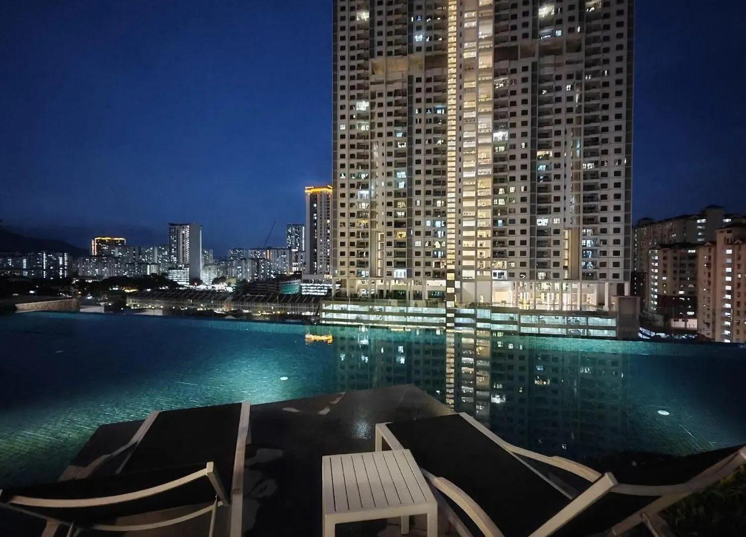 Vanilla Cottage - Urban Suites By Ocean Luxe Jelutong 0*,